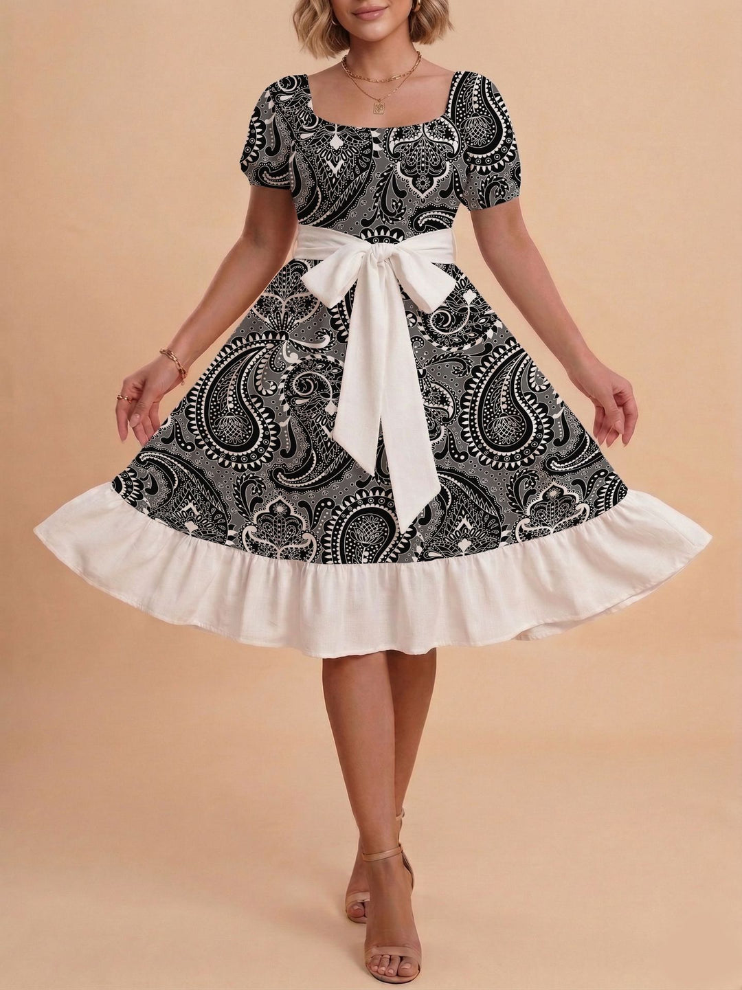 Damen Verspieltes Maxikleid mit Bärenmuster und taillierbarem Band Mirla-Eva Jonsson