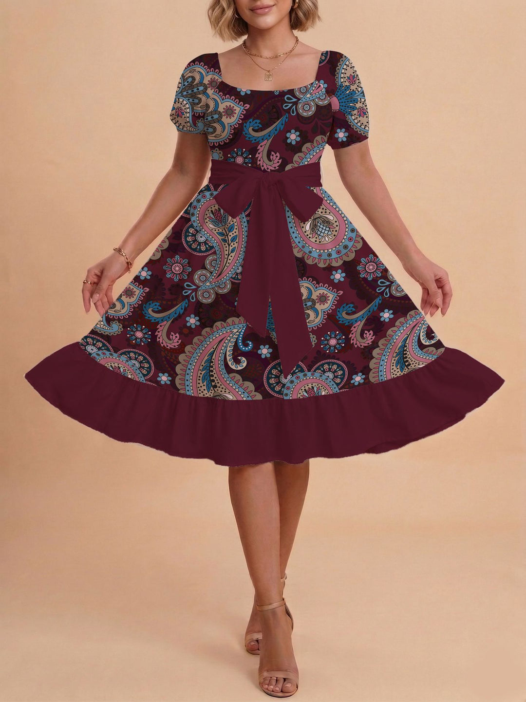 Damen Verspieltes Maxikleid mit Bärenmuster und taillierbarem Band Mirla-Eva Jonsson