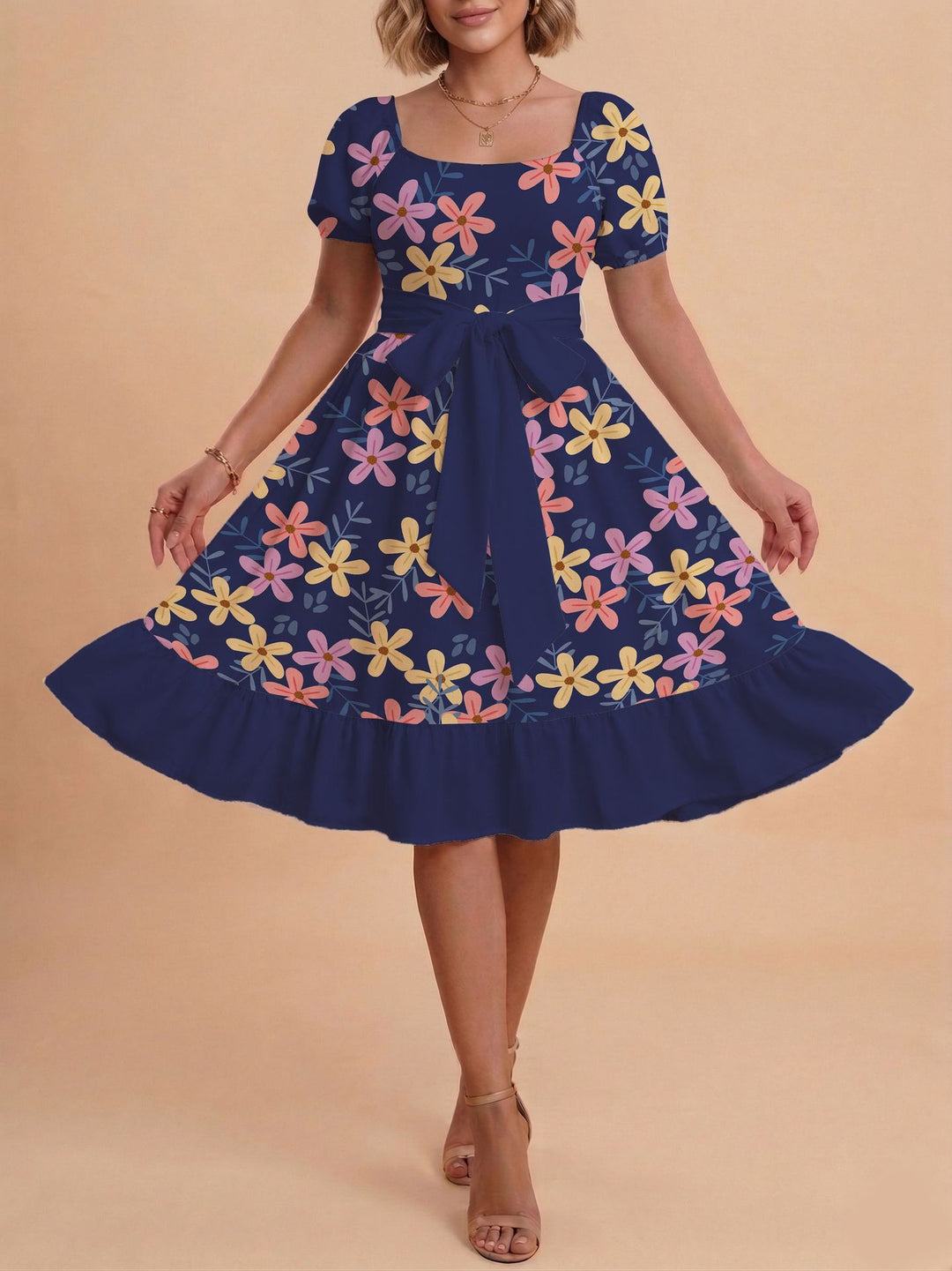 Damen Verspieltes Maxikleid mit Bärenmuster und taillierbarem Band Mirla-Eva Jonsson