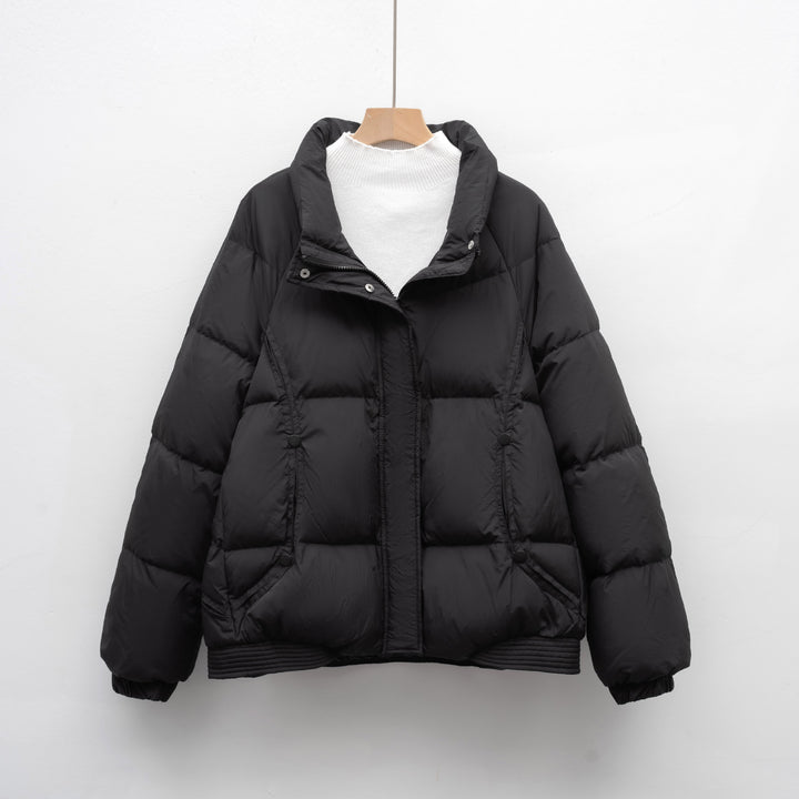 Damen Voluminöse Steppjacke mit modernem Kragen und praktischen Taschen Mirla-Eva Jonsson