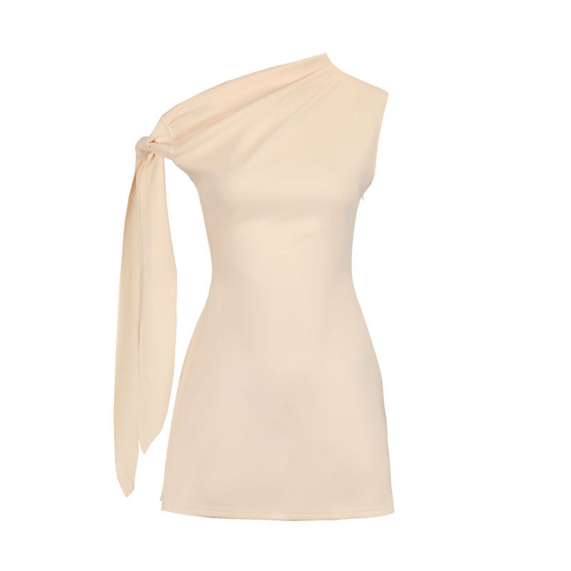 Damen asymmetrisk ärmlös topp med elegant midje detail Mirla-Eva Jonsson