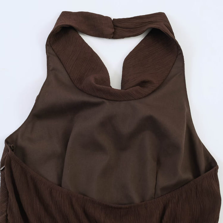 Damen asymmetrisk halterklänning med elegant draperingsdesign Mirla-Eva Jonsson