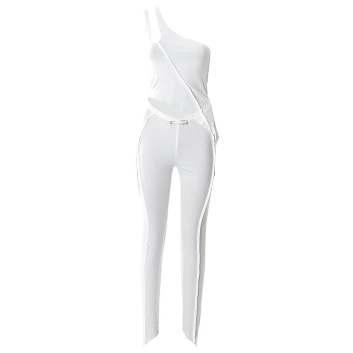 Damen asymmetrisk jumpsuit med modernt cut-out och elegant midjesnitt Mirla-Eva Jonsson