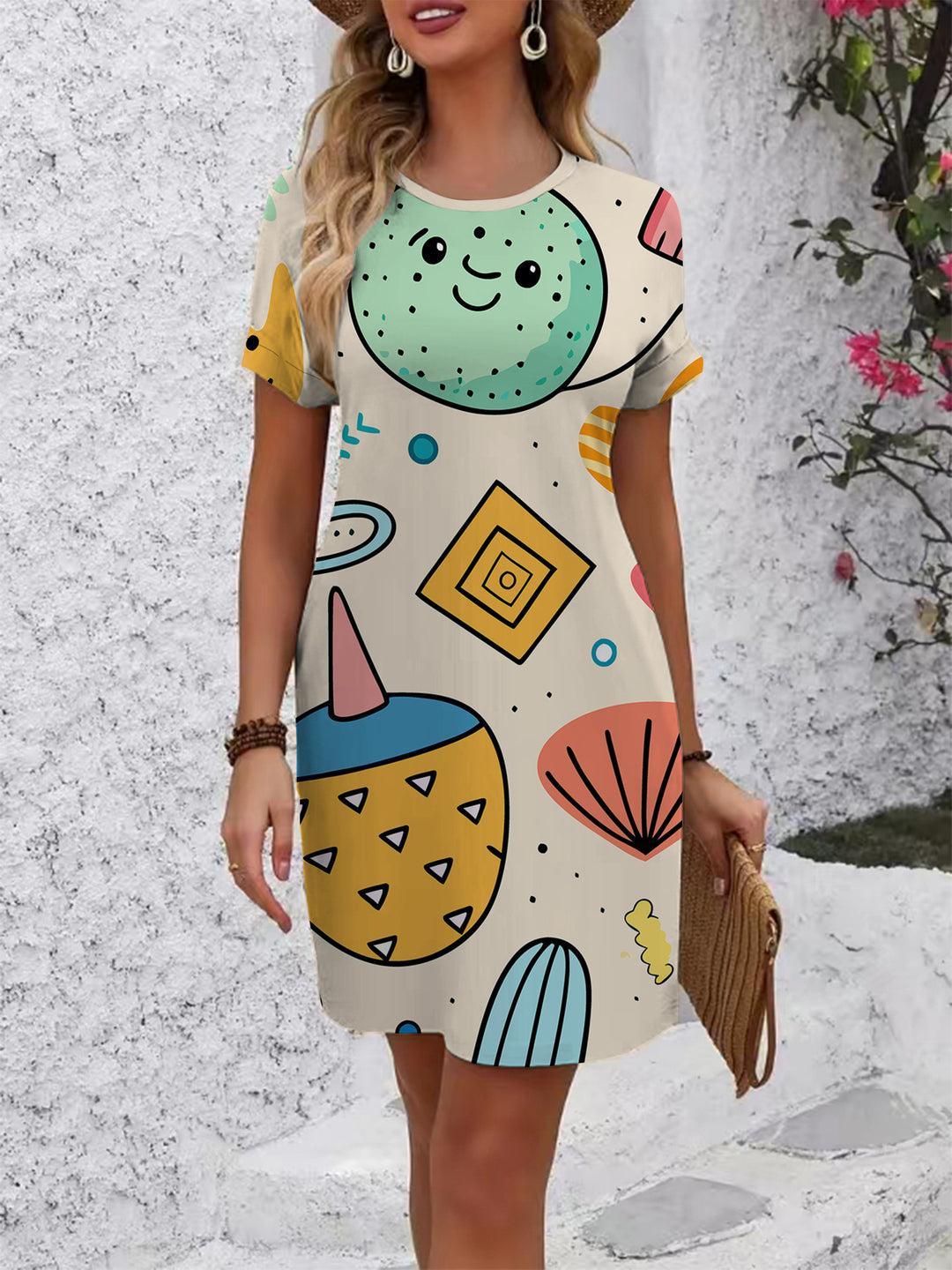 Damen avslappnad T-shirt klänning med kreativt tryckdesign Mirla-Eva Jonsson