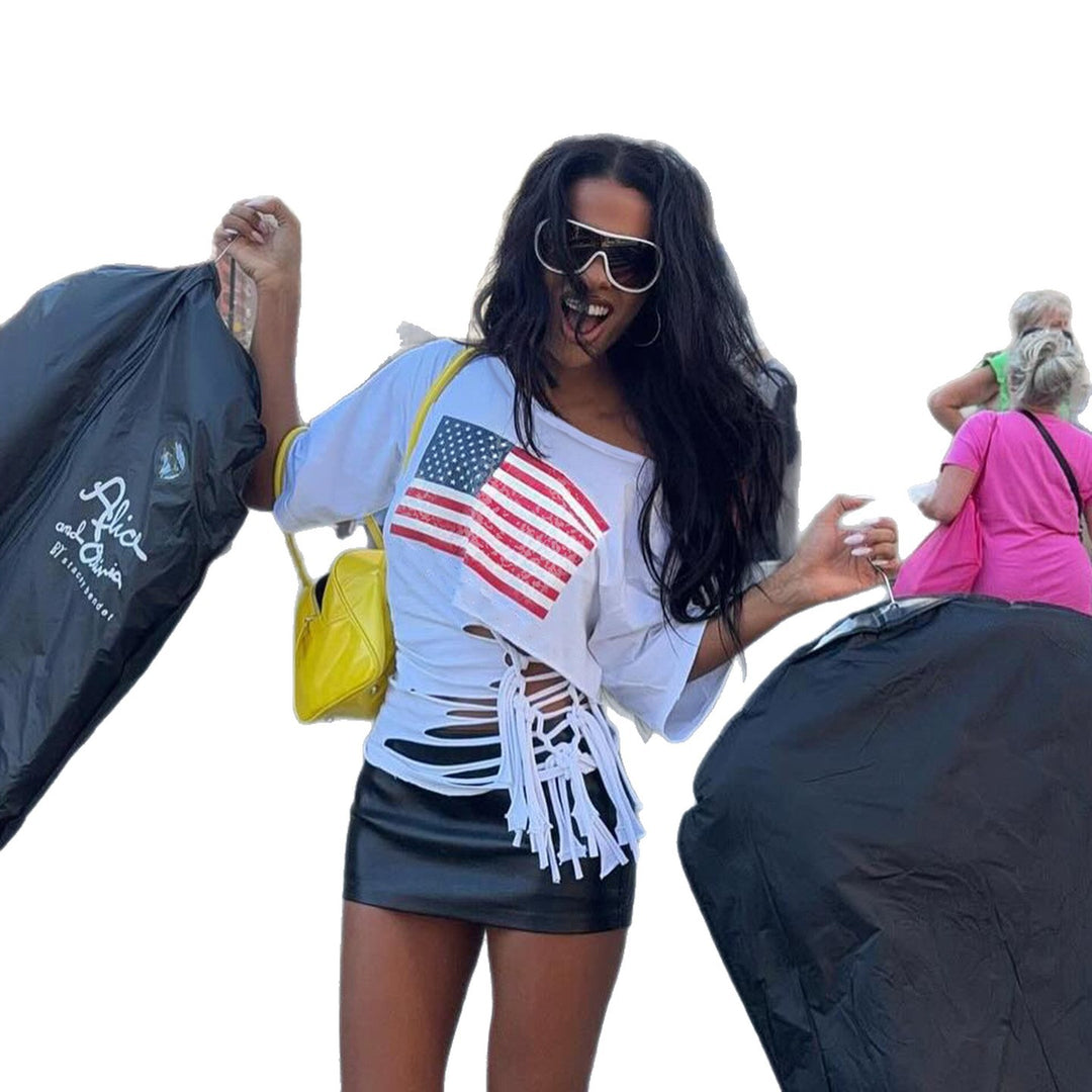 Damen avslappnad crop-top med amerikanskt flaggmotiv och modernt fransdesign Mirla-Eva Jonsson