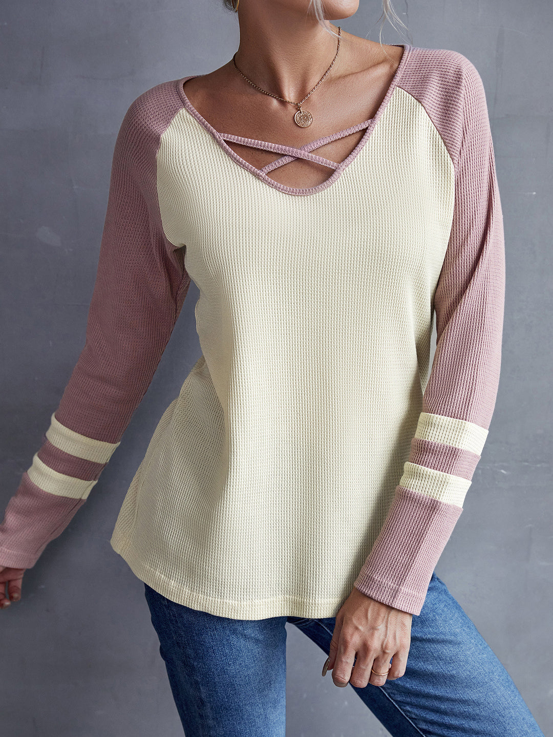 Damen avslappnad långärmad topp med criss-cross-utfodring Eva Jonsson-Eva Jonsson