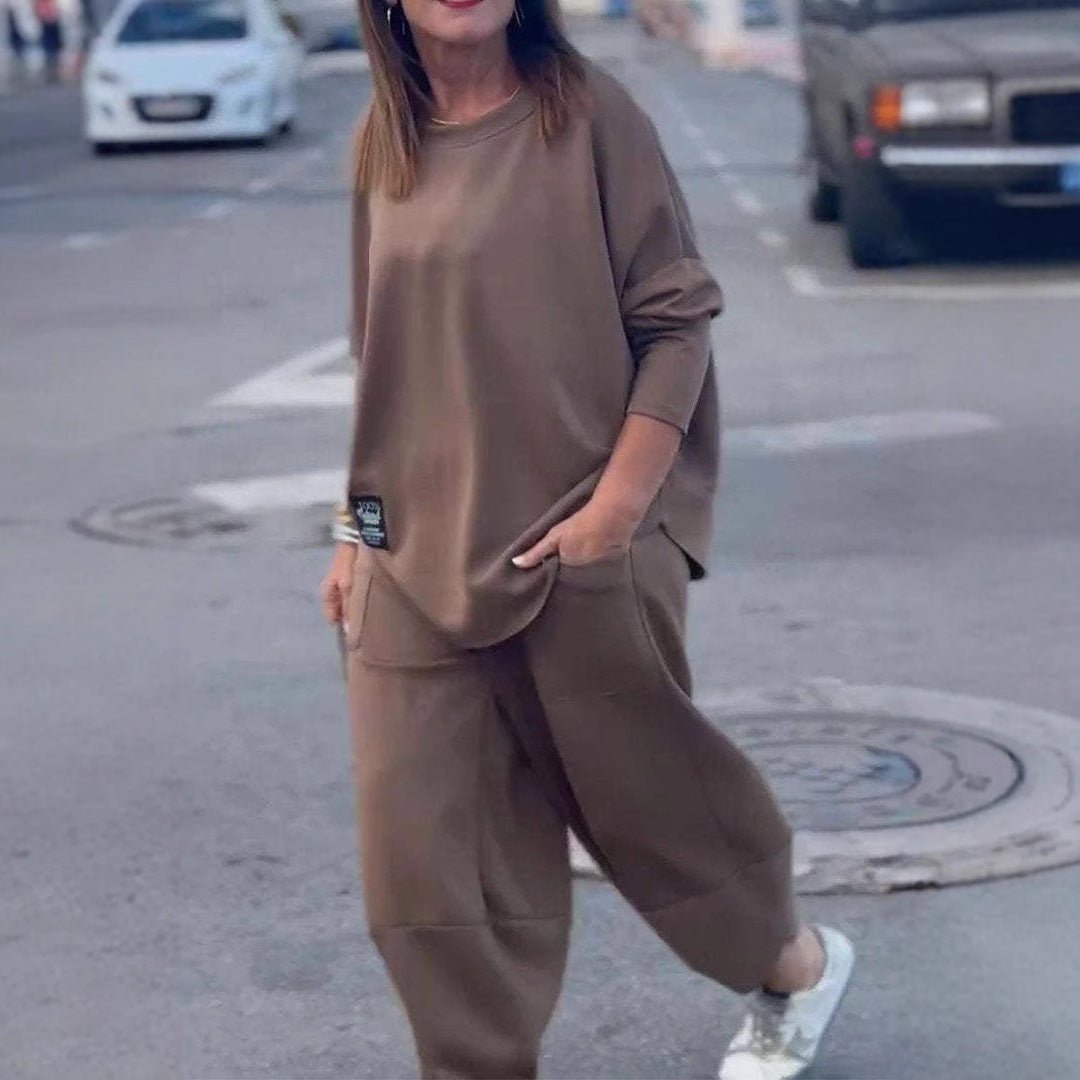 Damen avslappnad lounge-set med vida byxor och bekväm topp Mirla-Eva Jonsson