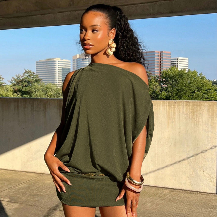 Damen avslappnad topp med off-shoulder design och rynkor Mirla-Eva Jonsson