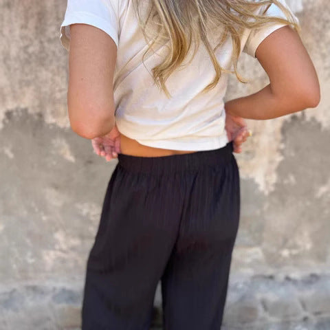 Damen avslappnad väst med elegant snitt och breda ben Mirla-Eva Jonsson