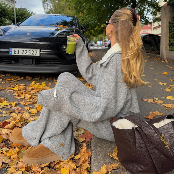 Damen avslappnat hoodie-set med vida byxor och överdimensionerad krage Mirla-Eva Jonsson