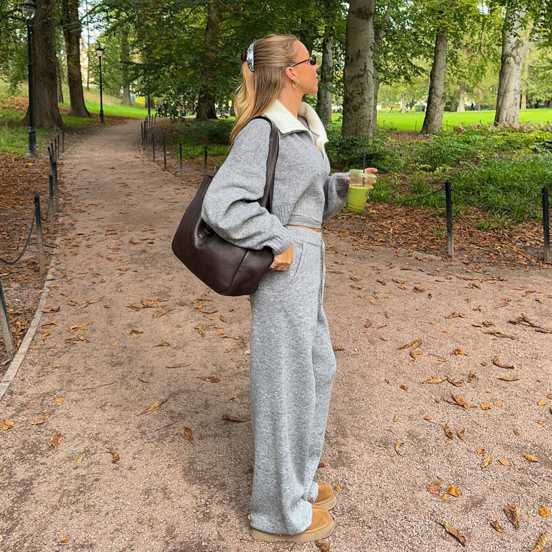 Damen avslappnat hoodie-set med vida byxor och överdimensionerad krage Mirla-Eva Jonsson