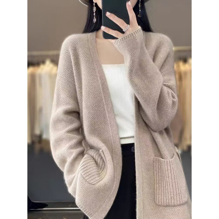 Damen bequeme Strickjacke mit Taillengürtel und Taschen Mirla-Eva Jonsson