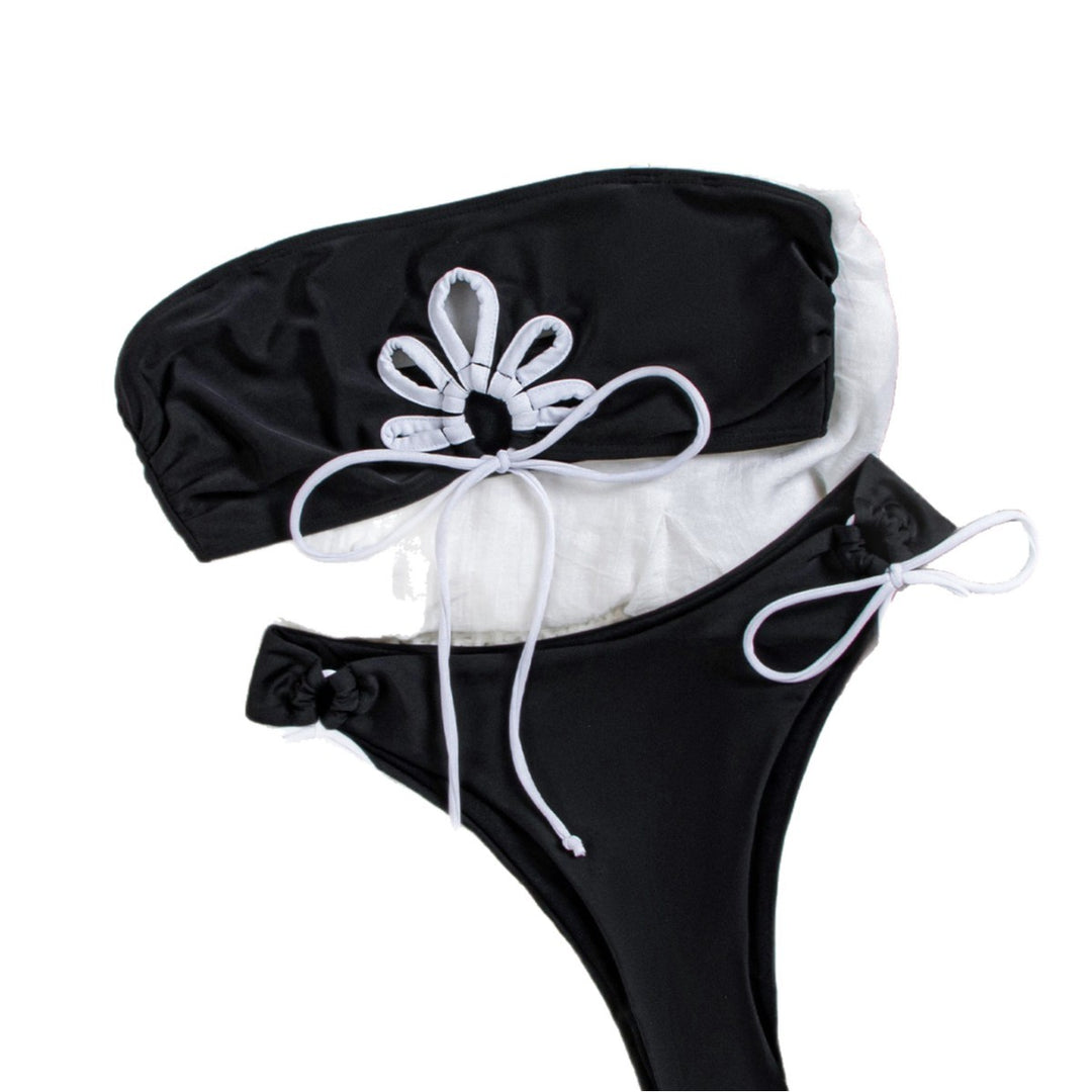 Damen bikini set med moderiktig snitt och dekorativt cut-out Mirla-Eva Jonsson