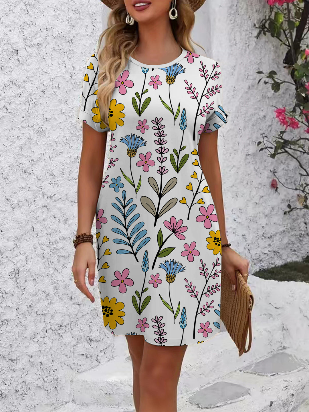 Damen casual T-shirt dress with colorful flower pattern and comfortable fit Mirla-Eva Jonsson