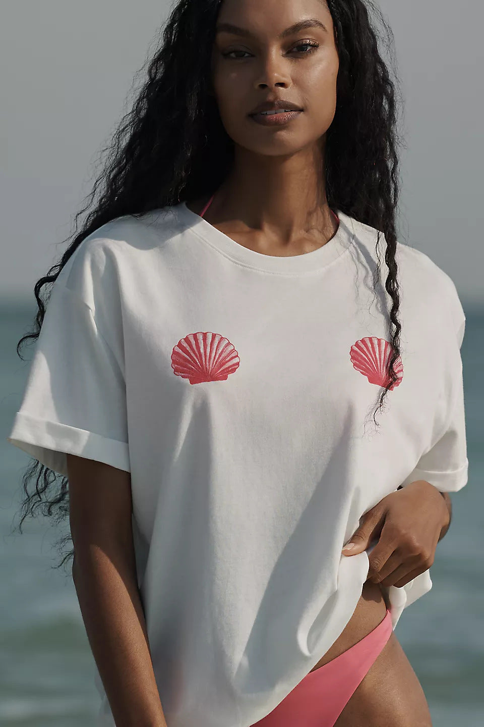 Damen casual T-shirt med maritimt snäcktryck och lös passform Mirla-Eva Jonsson