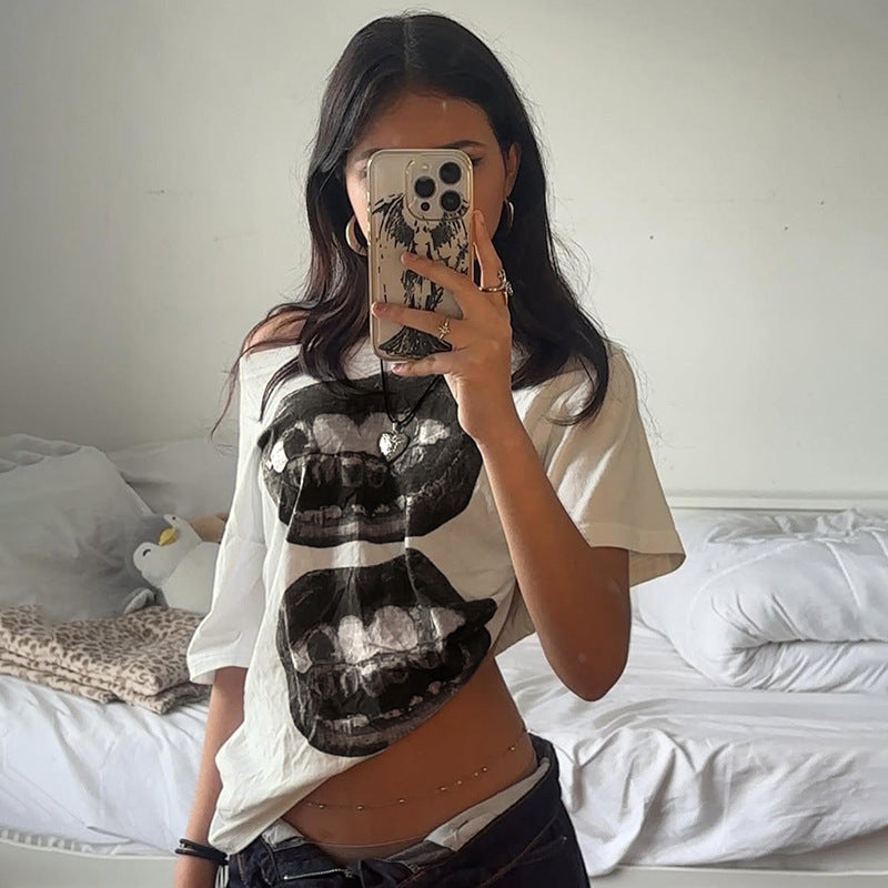 Damen casual T-shirt mit glänzendem Kreuzdesign und großzügigem Ausschnitt Mirla-Eva Jonsson