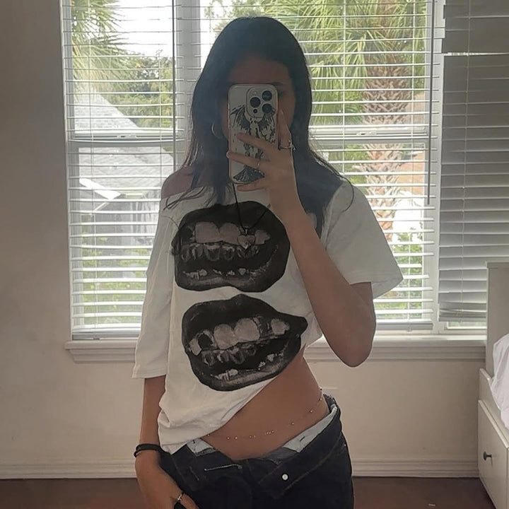 Damen casual T-shirt mit glänzendem Kreuzdesign und großzügigem Ausschnitt Mirla-Eva Jonsson