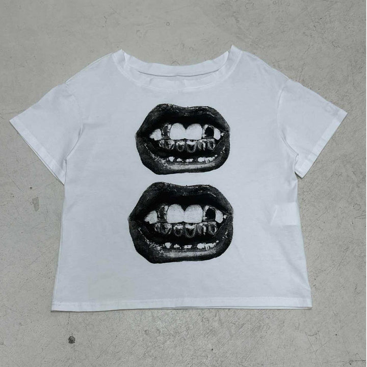 Damen casual T-shirt mit glänzendem Kreuzdesign und großzügigem Ausschnitt Mirla-Eva Jonsson