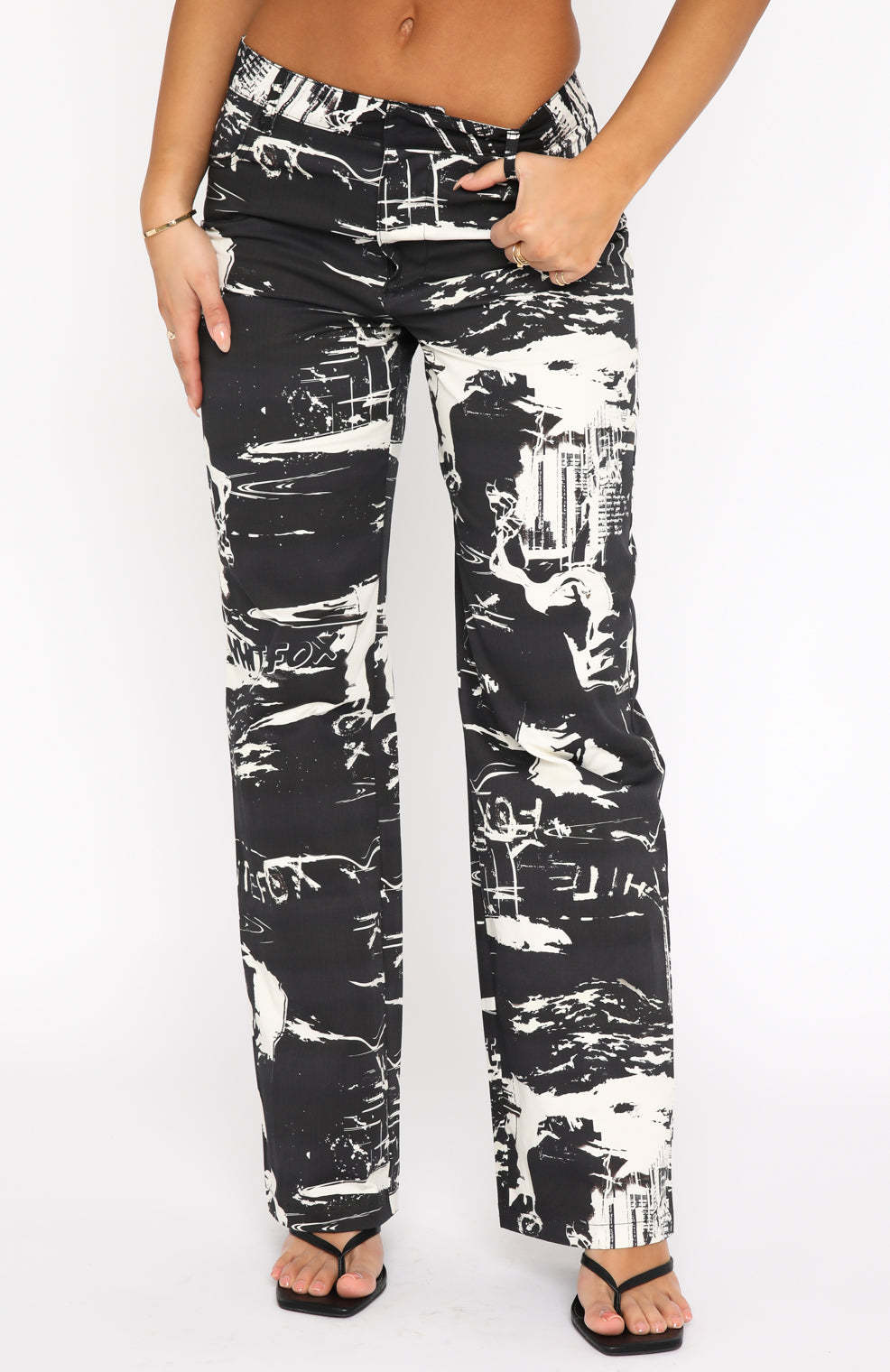 Damen casual cargo pants with fresh botanical print Mirla-Eva Jonsson