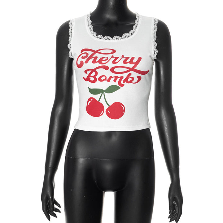 Damen casual crop top with charming lace trim and cheerful print Mirla-Eva Jonsson
