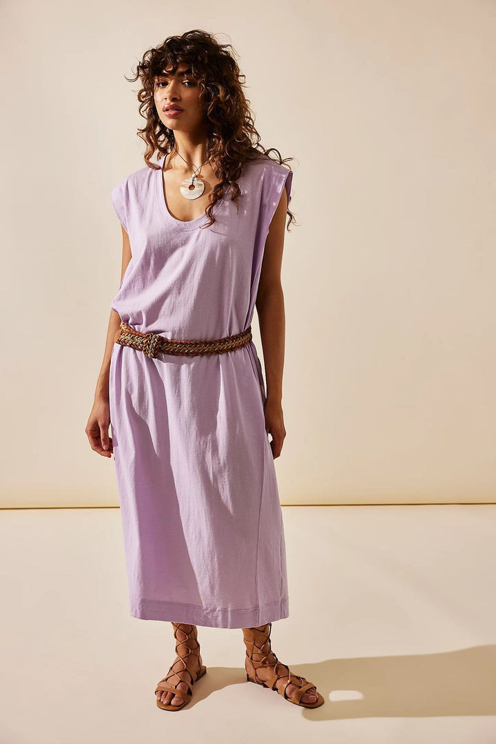 Damen casual maxikleid mit tiefem ausschnitt und seitlichen schlitzen Mirla-Eva Jonsson