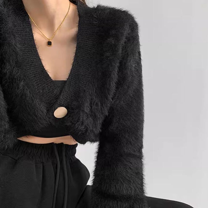 Damen cropped Strickjacke mit voluminösen Ärmeln und Knopfdetail Mirla-Eva Jonsson