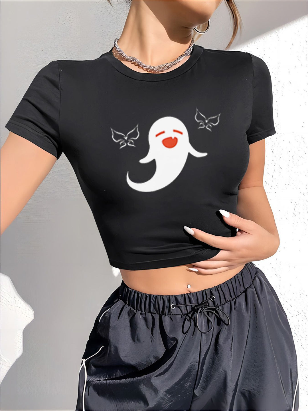 Damen cropped T-shirt med exklusivt hästmotiv och figursydd passform Mirla-Eva Jonsson