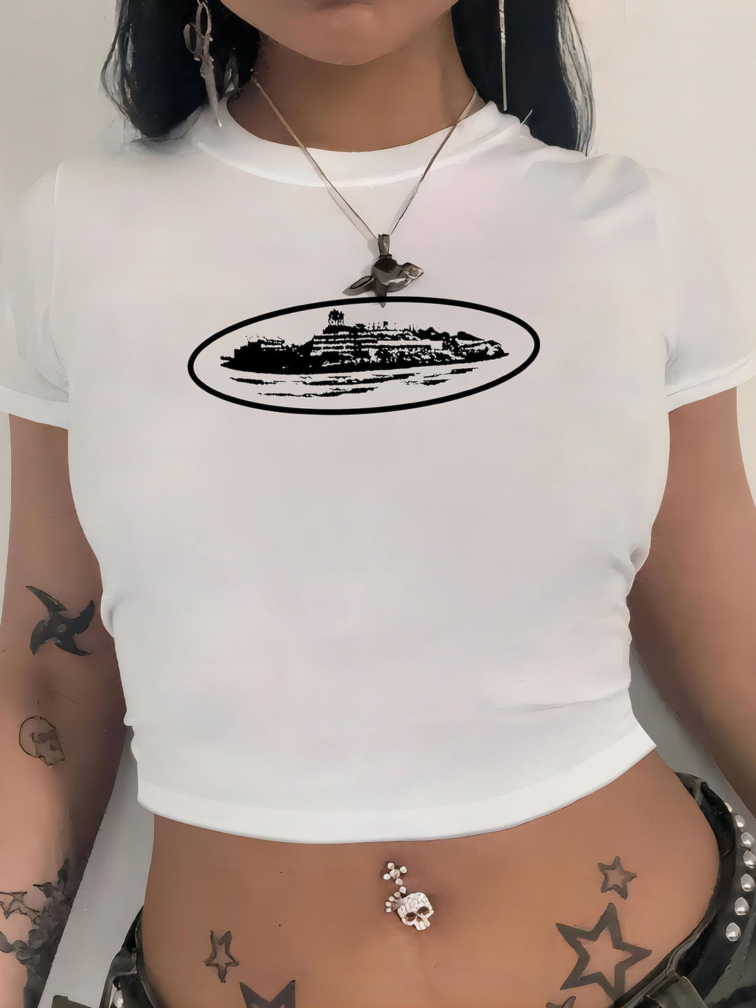 Damen cropped T-shirt med exklusivt hästmotiv och figursydd passform Mirla-Eva Jonsson