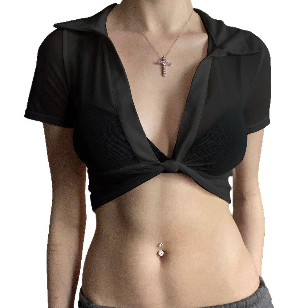 Damen cropped topp med knutdesign och djup V-ringning Mirla-Eva Jonsson