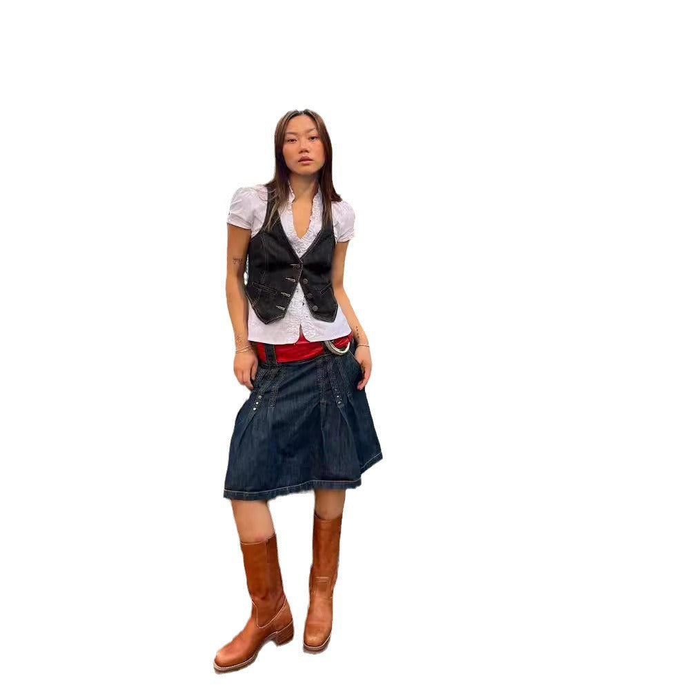 Damen denim vest med fina knappdetaljer och praktiska fickor Mirla-Eva Jonsson