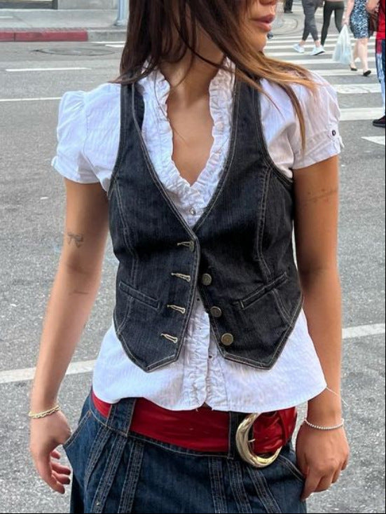 Damen denim vest med fina knappdetaljer och praktiska fickor Mirla-Eva Jonsson