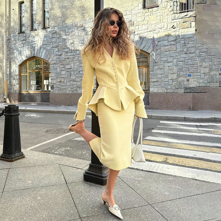 Damen elegant blazer- och kjol-set med strukturerad design och glittrande knapppdetaljer Eva Jonsson-Eva Jonsson