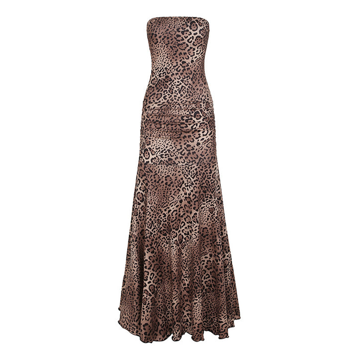 Damen elegant wrap dress with leopard print and voluminous hem Mirla-Eva Jonsson