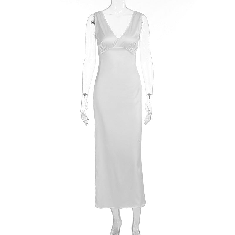 Damen eleganta satin-nattklänning med djup V-hals och breda axelremmar Mirla-Eva Jonsson
