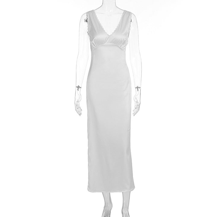Damen eleganta satin-nattklänning med djup V-hals och breda axelremmar Mirla-Eva Jonsson