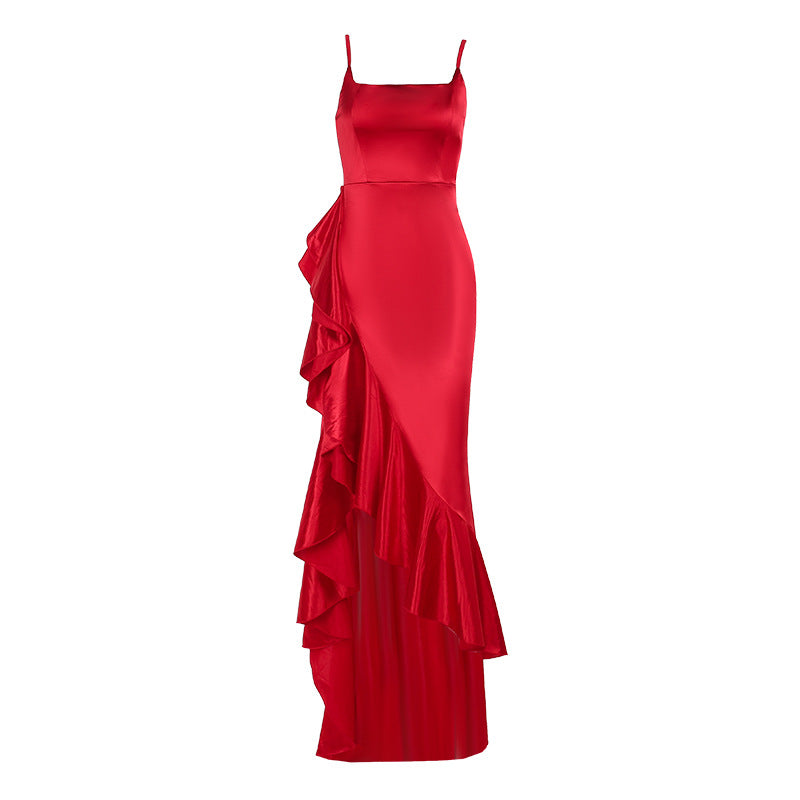 Damen elegantes Maxiklänning med asymmetrisk volangkant och figursydd silhuett Mirla-Eva Jonsson