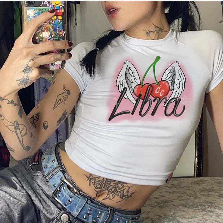 Damen figurbetontes Kurzarm-T-Shirt mit verspieltem Aufdruck Mirla-Eva Jonsson