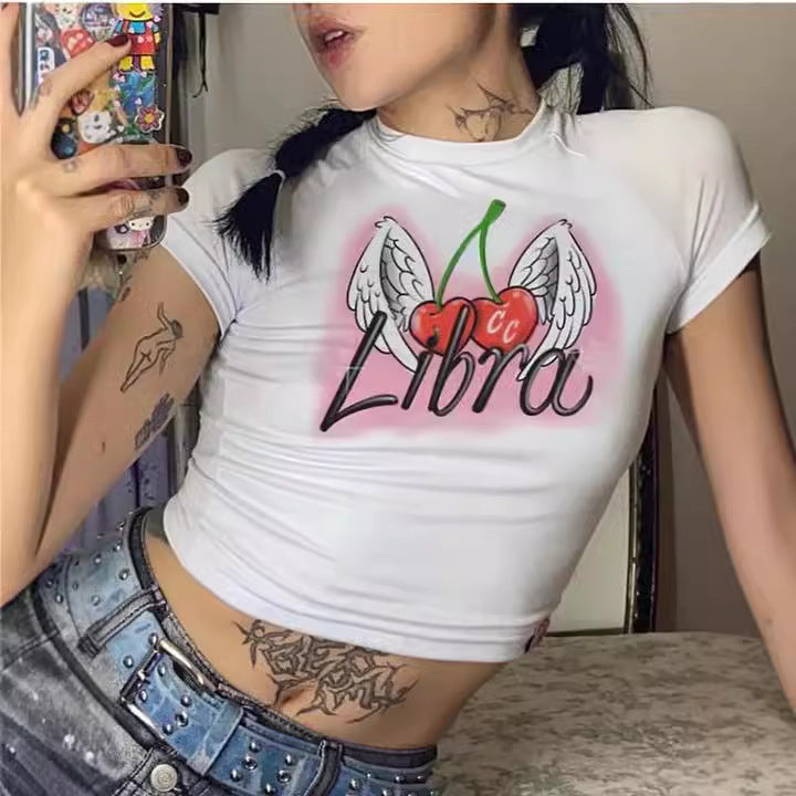 Damen figurbetontes Kurzarm-T-Shirt mit verspieltem Aufdruck Mirla-Eva Jonsson