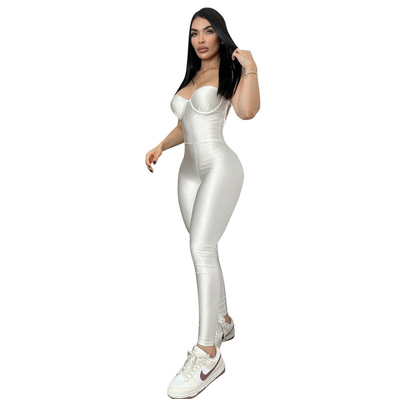 Damen figurformande jumpsuit med bärlöst design och elegant skärning Mirla-Eva Jonsson