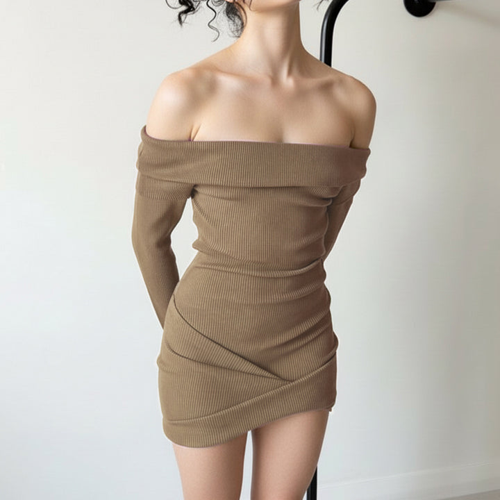 Damen figurnära Off-Shoulder klänning i ribbstickad Mirla-Eva Jonsson