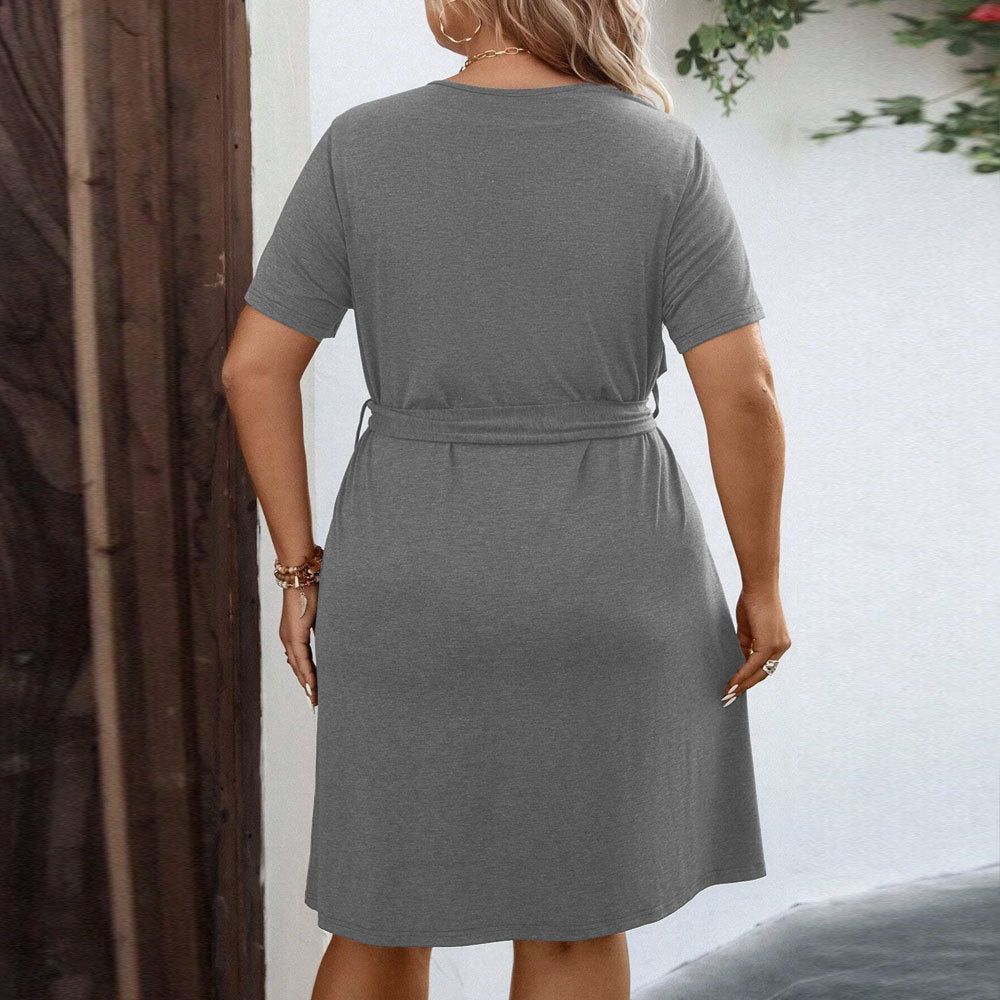 Damen fritidklänning med knappr detaljer och figursydda knytbälte Mirla-Eva Jonsson