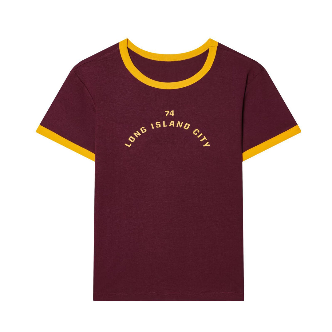 Damen fritids T-shirt med kontrasterande ärmar och trendig text Mirla-Eva Jonsson