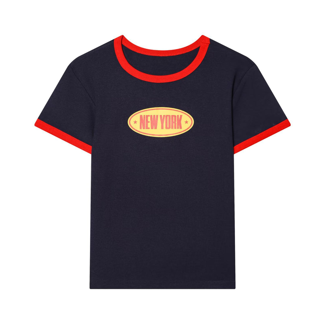 Damen fritids T-shirt med kontrasterande ärmar och trendig text Mirla-Eva Jonsson