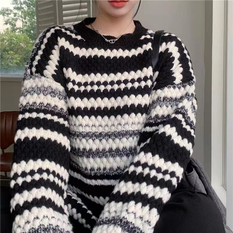 Damen gemusterter Strickpullover mit strukturiertem Gewebe und lässigem Schnitt Mirla-Eva Jonsson