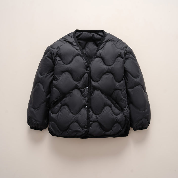 Damen gesteppte Daunenjacke mit modernen Wellenmustern und praktischen Taschen Mirla-Eva Jonsson