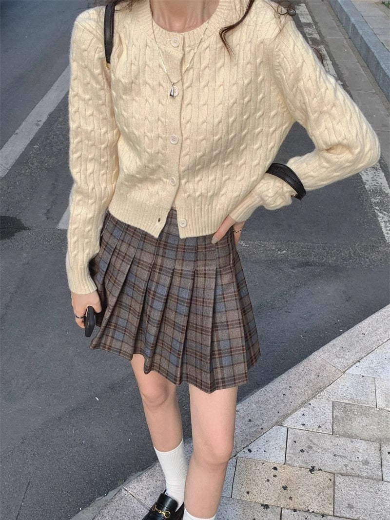 Damen gestrickte Bolerojacke mit Zopfstruktur Mirla-Eva Jonsson