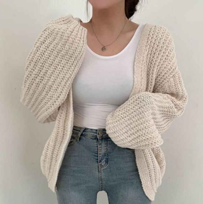 Damen grob gestrickte Oversized Cardigan mit tiefem V-Ausschnitt Mirla-Eva Jonsson