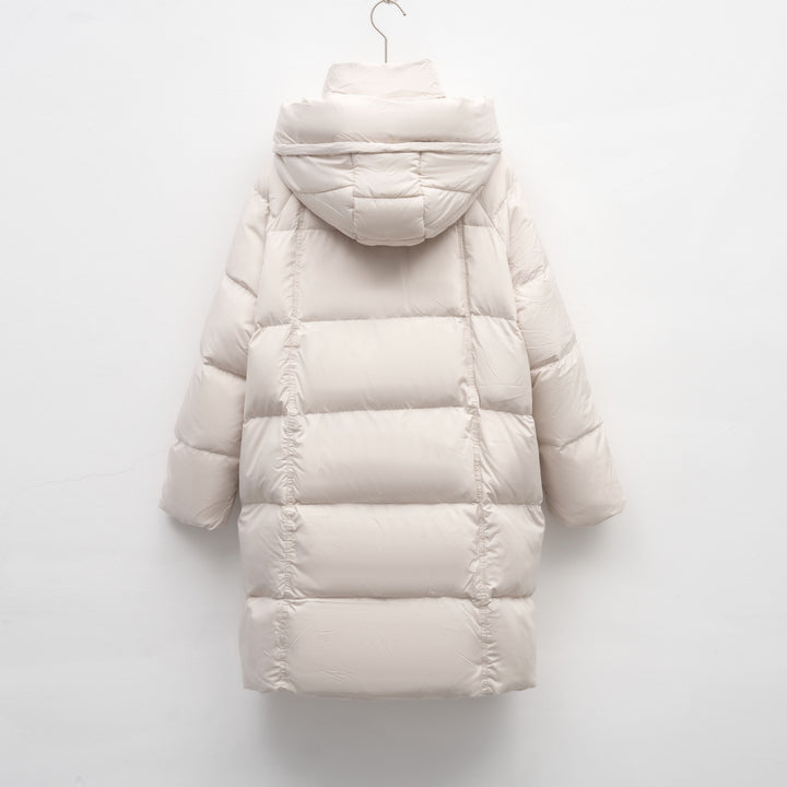 Damen isolierte Winterjacke mit großem Kapuzenkragen und funktionalen Taschen Mirla-Eva Jonsson