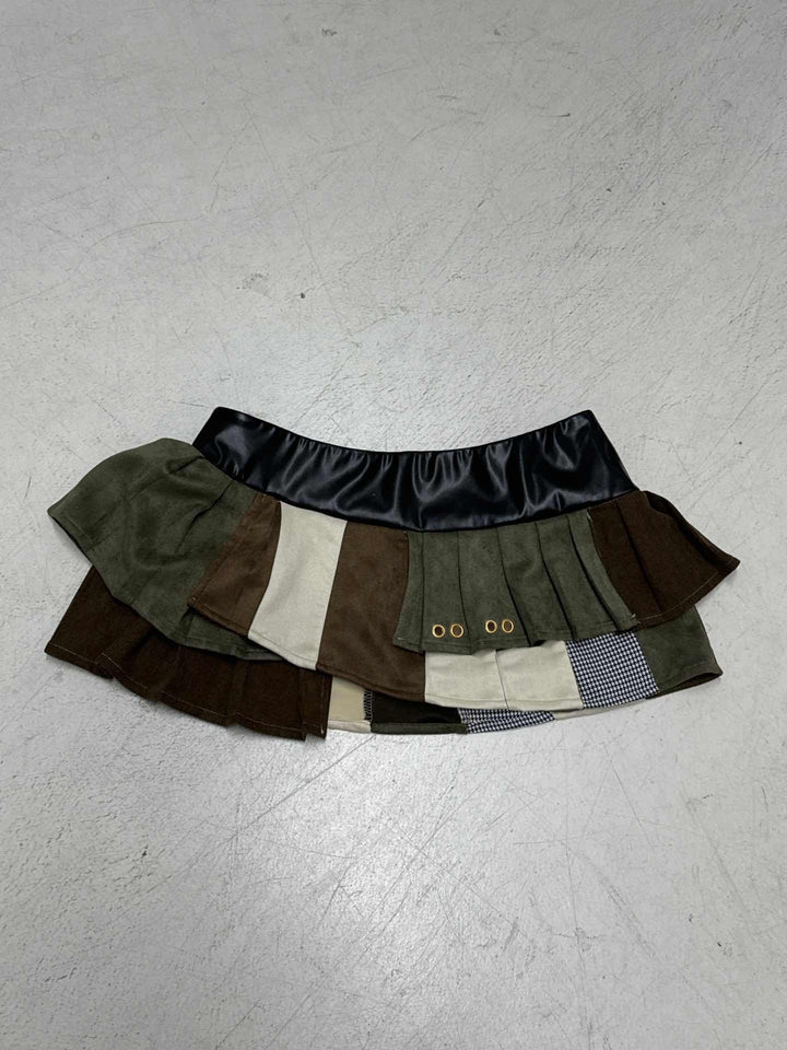 Damen kjol med unik asymmetrisk design och flerlagig volang Mirla-Eva Jonsson