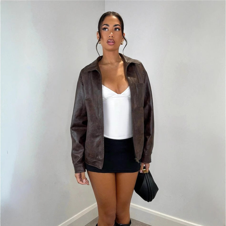 Damen konstläderjacka med oversized snitt och praktisk bröstficka Mirla-Eva Jonsson
